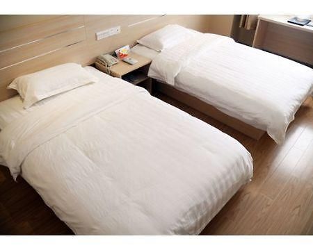 מלון Super 8 Nanjing Jiefang Road מראה חיצוני תמונה